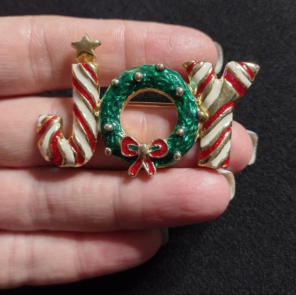 Festive Joy Brooch with Candy Cane and Wreath Design